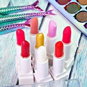 🎉HP🎉Ultramo White LIPSTICK